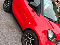 Rot Gebraucht 2016 Smart ForTwo Coupé Kleinwagen | 7.800 €
