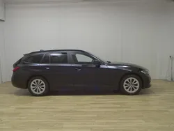 Schwarz Gebraucht 2021 BMW 318 Advantage Kombi | 22.480 € (Guter Preis)