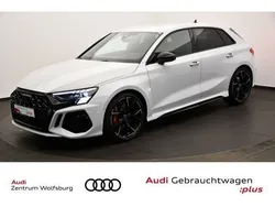 Gletscherweiß metallic Gebraucht 2024 Audi RS3 Sportback Ambiente Kleinwagen | 59.980 € (Teuer)