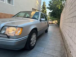 Silber Gebraucht 1995 Mercedes E420 Limousine | 24.500 €