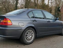 Grau Gebraucht 2002 BMW 316 Limousine | 2.650 €