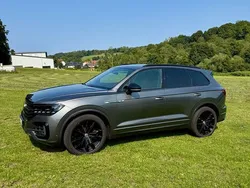 Grau Gebraucht 2019 VW Touareg R-line SUV | 37.200 € (Etwas zu teuer)