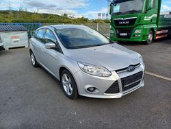 Silber Gebraucht 2014 Ford Focus Limousine | 6.900 € (Fairer Preis)