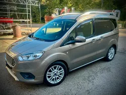 Silber Gebraucht 2021 Ford Tourneo Courier Titanium Van / Kleinbus | 14.900 € (Fairer Preis)