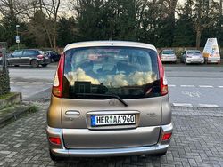 Silber Gebraucht 2006 Toyota Verso Van / Kleinbus | 2.100 €