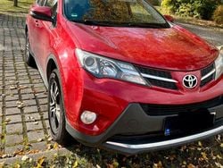 Rot Gebraucht 2015 Toyota Ist Limousine | 12.900 €