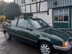 Grün Gebraucht 1990 Opel Kadett Cabrio | 2.100 €