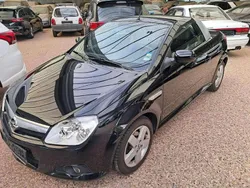 Samt schwarz Gebraucht 2010 Opel Tigra Edition Kleinwagen | 5.555 €