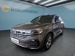 Grau Gebraucht 2023 VW Touareg SUV | 57.149 € (Fairer Preis)