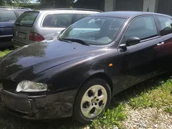 Schwarz Gebraucht 2001 Alfa Romeo 147 Kleinwagen | 399 € (Guter Preis)