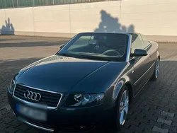 Grau Gebraucht 2003 Audi A4 Cabriolet Cabrio | 7.300 € (Etwas zu teuer)