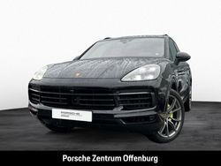Tiefschwarzmetallic Gebraucht 2022 Porsche Cayenne SUV | 97.870 € (Teuer)