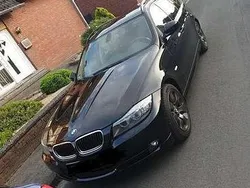 Schwarz Gebraucht 2009 BMW 320 Kombi | 6.000 € (Etwas zu teuer)