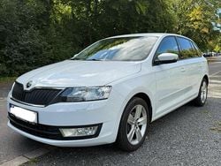 Weiß Gebraucht 2016 Skoda Rapid Joy Limousine | 7.900 € (Fairer Preis)