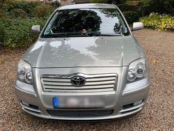 Silber Gebraucht 2002 Toyota Avensis Sol Limousine | 2.090 € (Guter Preis)
