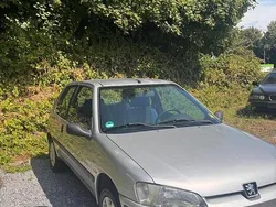 Silber Gebraucht 1999 Peugeot 106 Kleinwagen | 1.400 € (Fairer Preis)