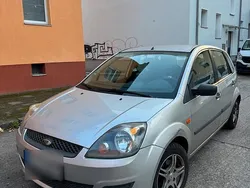 Silber Gebraucht 2007 Ford Fiesta Kleinwagen | 1.100 € (Guter Preis)