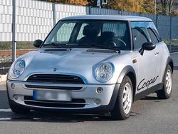 Silber Gebraucht 2006 Mini Cooper Kleinwagen | 2.199 €
