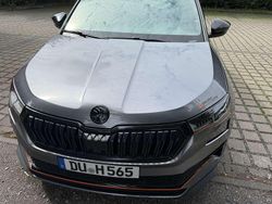 Grau Gebraucht 2022 Skoda Karoq SportLine SUV | 29.950 € (Superpreis)