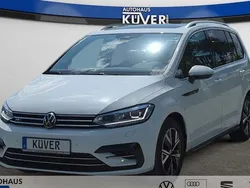 Weiß Gebraucht 2024 VW Touran Highline Van / Kleinbus | 36.550 € (Fairer Preis)