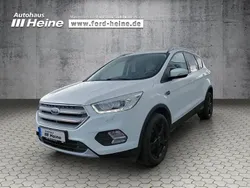 Frostweiß Gebraucht 2017 Ford Kuga SUV | 13.990 € (Fairer Preis)