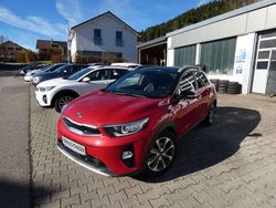 Bbe signal rot / dach schwarz Gebraucht 2018 Kia Stonic Spirit SUV | 13.800 € (Fairer Preis)