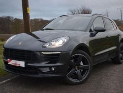 Grau Gebraucht 2017 Porsche Macan S SUV | 39.700 € (Etwas zu teuer)