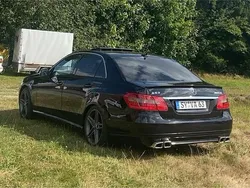 Schwarz Gebraucht 2010 Mercedes E63 AMG AMG Limousine | 14.199 €