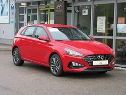 Rot Gebraucht 2023 Hyundai i30 Trend Limousine | 24.490 € (Etwas zu teuer)