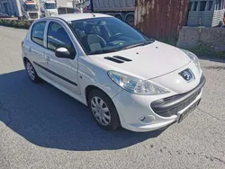 Weiß Gebraucht 2011 Peugeot 206+ Kleinwagen | 1.390 € (Superpreis)
