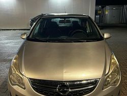 Silber Gebraucht 2011 Opel Corsa Kleinwagen | 2.700 €