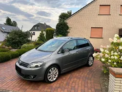 Grau Gebraucht 2011 VW Golf VI Style Limousine | 5.700 € (Fairer Preis)