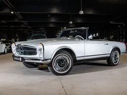 Silber Gebraucht 1965 Mercedes 230 Cabrio | 125.230 €