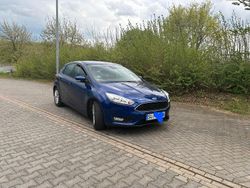 Blau Gebraucht 2015 Ford Focus Business Edition Limousine | 8.490 € (Guter Preis)