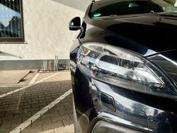 Schwarz Gebraucht 2014 Volvo V40 CC You! Kombi | 11.900 € (Superpreis)