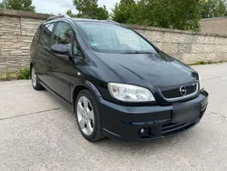 Schwarz Gebraucht 2004 Opel Zafira Van / Kleinbus | 1.400 € (Fairer Preis)
