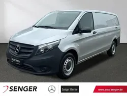 Silber Gebraucht 2023 Mercedes Vito Van / Kleinbus | 29.691 € (Guter Preis)