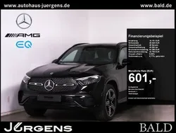 Schwarz obsidianschwarz metallic Gebraucht 2024 Mercedes GLC300e AMG SUV | 63.870 € (Fairer Preis)