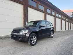 Grau Gebraucht 2010 Suzuki Grand Vitara SUV | 5.200 € (Fairer Preis)