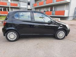 Schwarz Gebraucht 2002 Toyota Yaris Sol Limousine | 2.550 € (Fairer Preis)