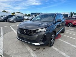 Grau Gebraucht 2020 Peugeot 5008 Allure Van / Kleinbus | 16.500 € (Fairer Preis)