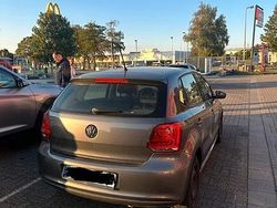 Grau Gebraucht 2010 VW Polo Kleinwagen | 4.000 € (Etwas zu teuer)