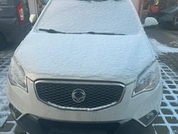 Weiß Gebraucht 2012 Ssangyong (KGM) Korando SUV | 3.300 €