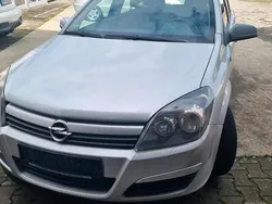 Grau Gebraucht 2005 Opel Astra Limousine | 2.500 € (Guter Preis)