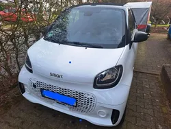 Weiß Gebraucht 2021 Smart ForTwo Electric Drive Cabrio | 10.900 € (Guter Preis)