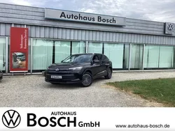 Deep black perleffekt Gebraucht 2024 VW Tiguan Life SUV | 35.850 € (Guter Preis)