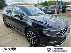 Deepblack perleffekt 6794 (metallic) Gebraucht 2024 VW Passat Elegance Kombi | 37.775 € (Teuer)