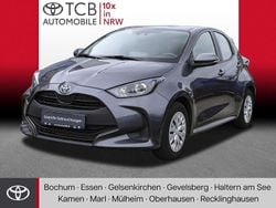 Marlingrau metallic Gebraucht 2023 Toyota Yaris Hybrid Business Edition Limousine | 18.189 € (Fairer Preis)