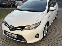 Gebraucht 2015 Toyota Auris Hybrid Edition Limousine | 9.600 € (Fairer Preis)