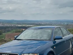 Blau Gebraucht 2000 Audi A4 Limousine | 1.650 €
